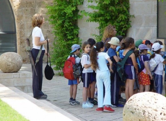 Armed guard at school in Israel