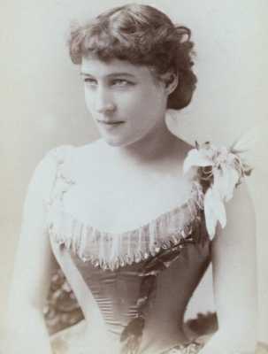 http://www.bookwormroom.com/wp-content/uploads/2013/02/Lillie-Langtry.jpg