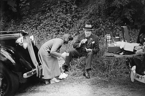 Churchill picnicking by the roadside like an ordinary citizen