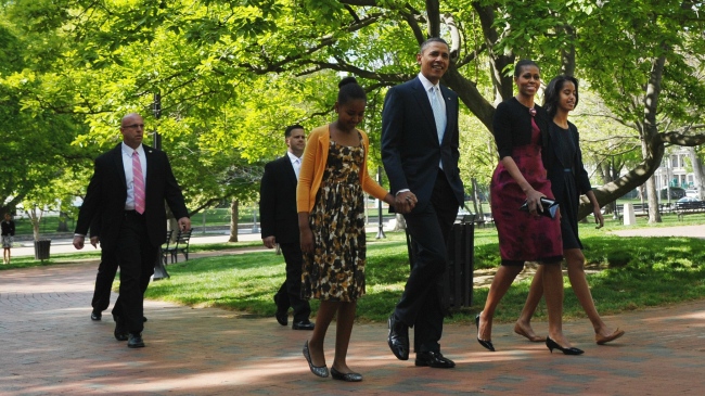 Secret service guarding Obamas