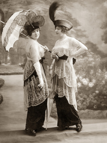 Women's fashions 1913
