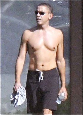 obama-shirtless-hawaii-12-081