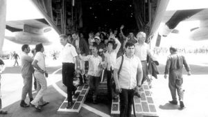 Entebbe-hostages-return-to-Israel-SLIDER-1-e1465386036808