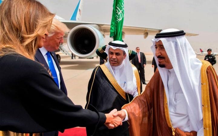 Melania in Saudi Arabia handshake